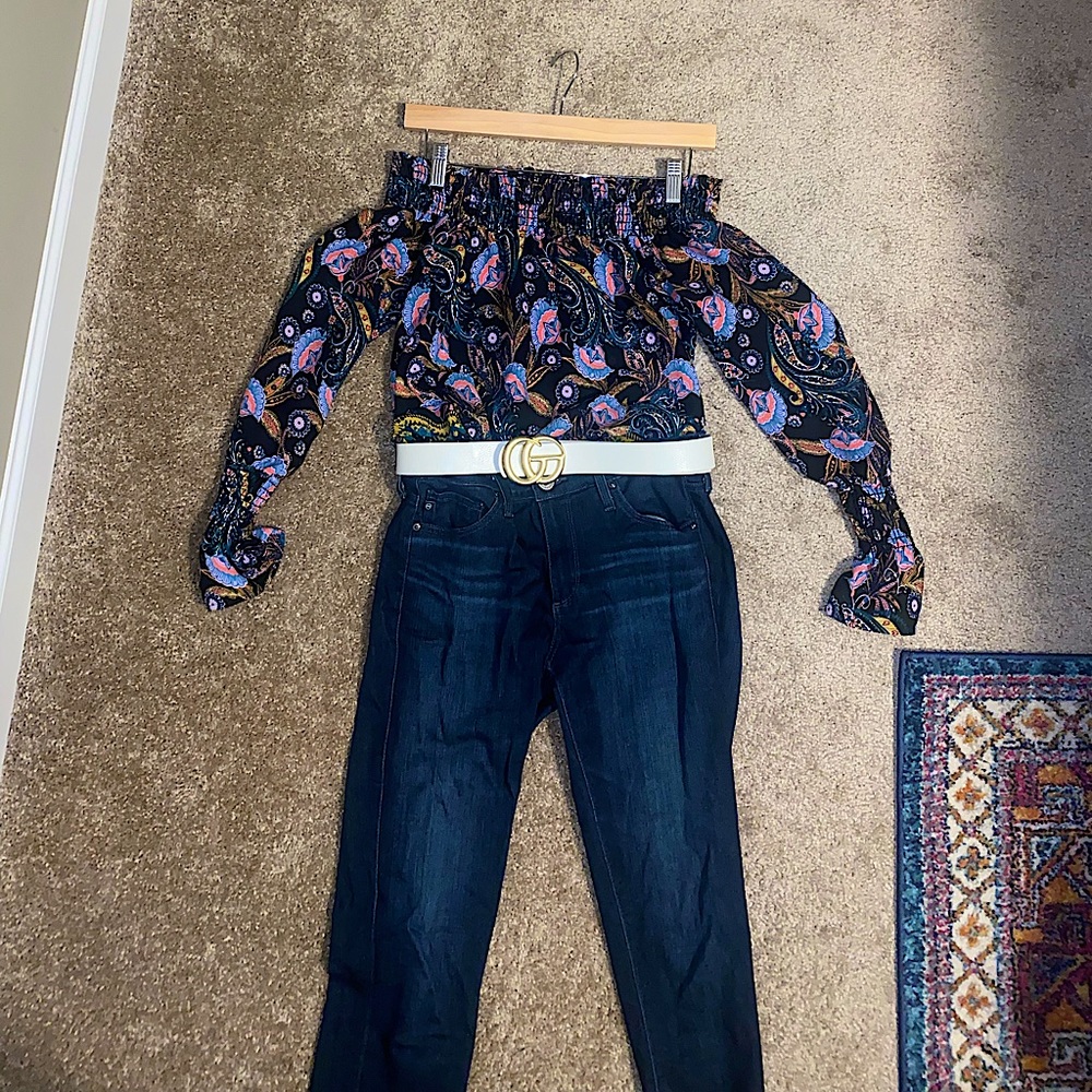 🌺EUC boho style off-shoulder top🌺